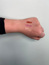 Load image into Gallery viewer, Balmshell Lip Gloss - vanilla pearl